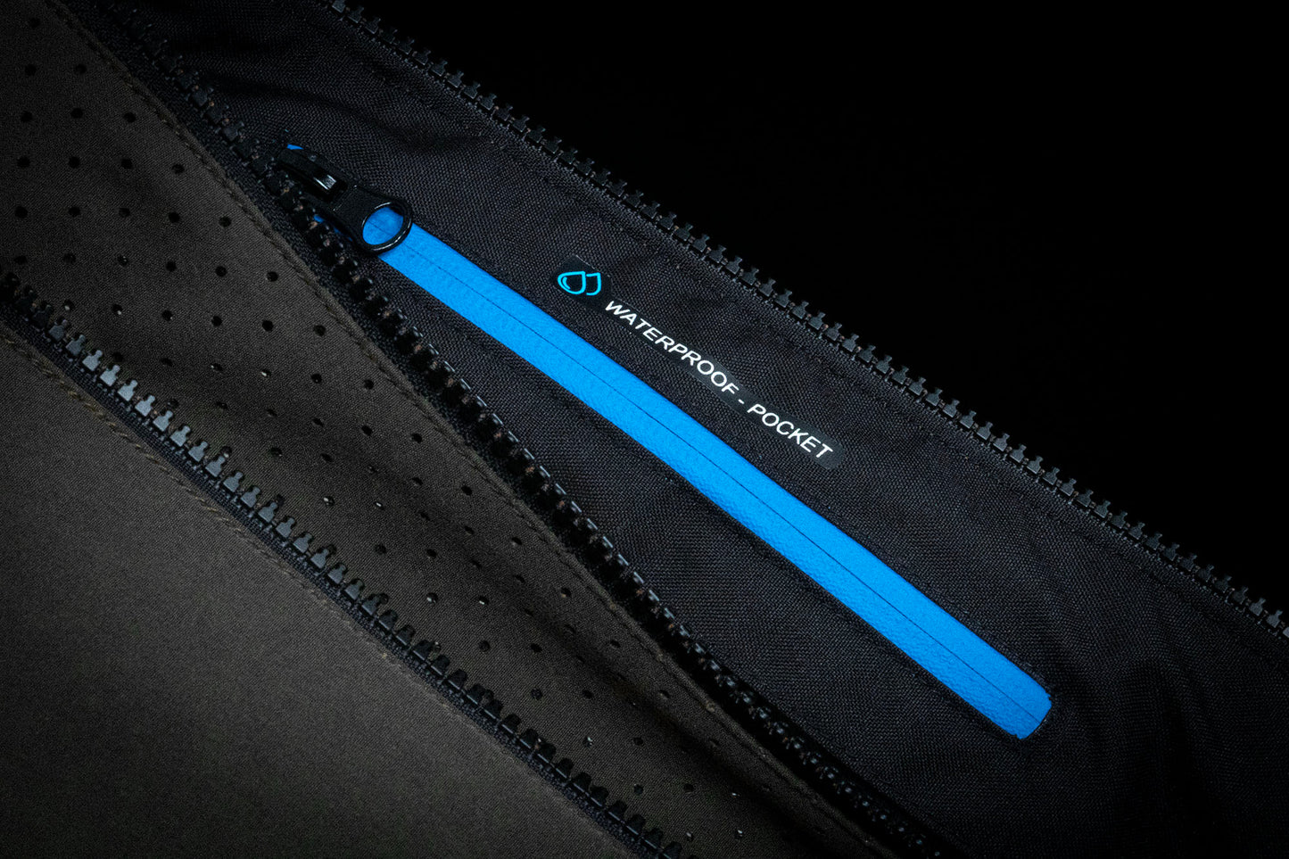Sweep Suburb kevyt softshell ajotakki, musta